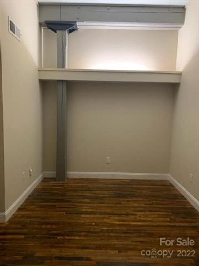 property at 109 N Hayne St