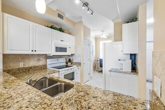 14571 Legends Blvd N in Ft. Myers, FL - Foto de edificio - Building Photo