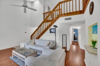 1920 Westminster Cir in Vero Beach, FL - Building Photo - Building Photo
