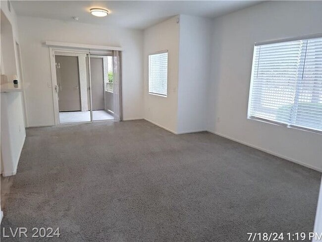 9470 Peace Way in Las Vegas, NV - Building Photo - Building Photo