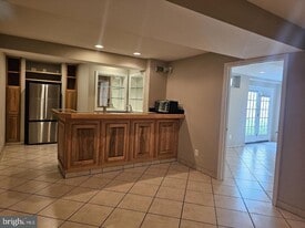 19028 Noble Oak Dr in Germantown, MD - Building Photo