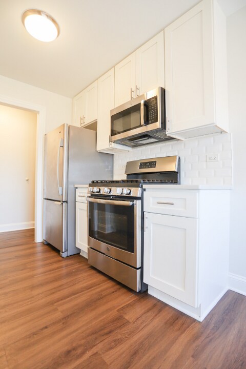 8651 Foster Ave in Schiller Park, IL - Building Photo