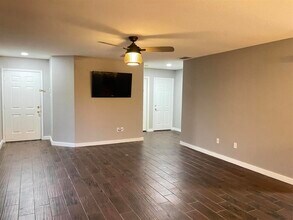 101 Jacales Court in Laredo, TX - Building Photo - Building Photo