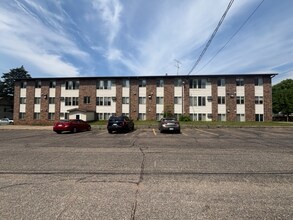 900 7th Ave S in St. Cloud, MN - Building Photo - Building Photo