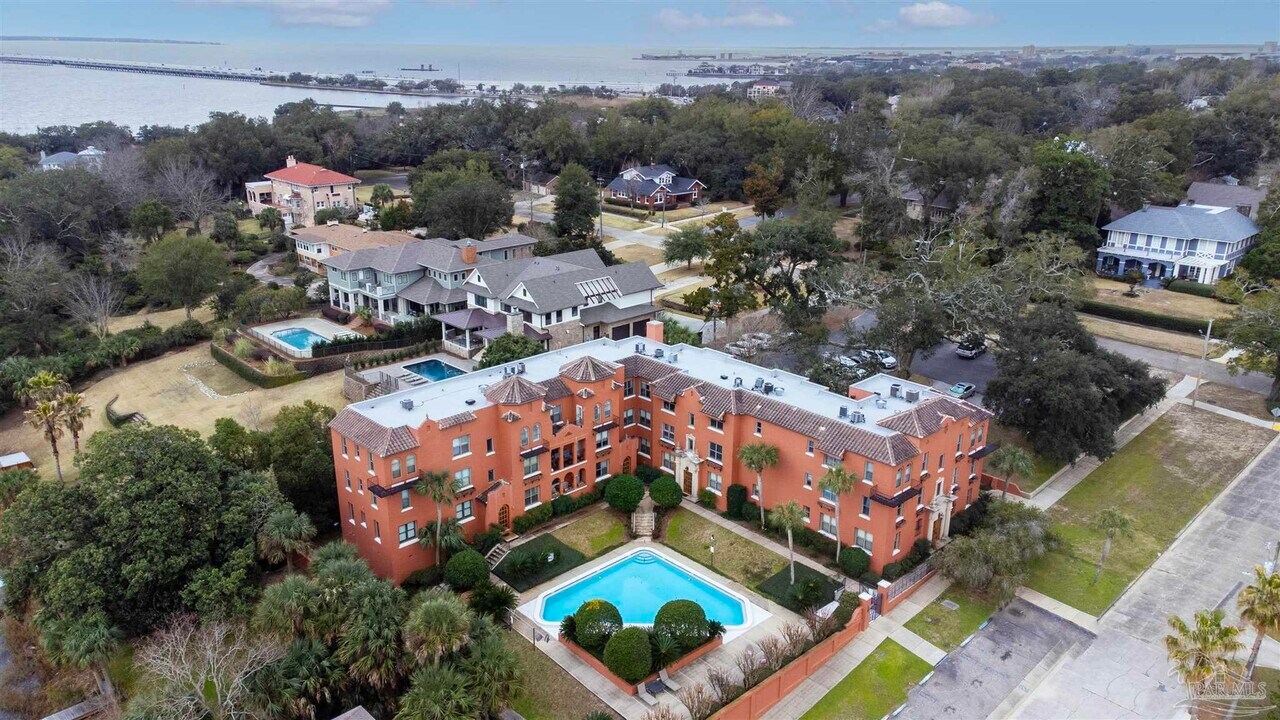 2007 E Gadsden St in Pensacola, FL - Building Photo
