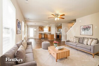 4300 Oak Pointe Dr in Winston-Salem, NC - Building Photo - Building Photo