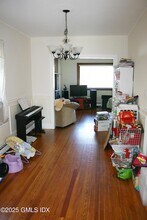 19 Valley Rd, Unit A in Greenwich, CT - Building Photo - Building Photo