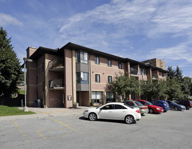 AD Astral Place in Barrie, ON - Building Photo - Primary Photo