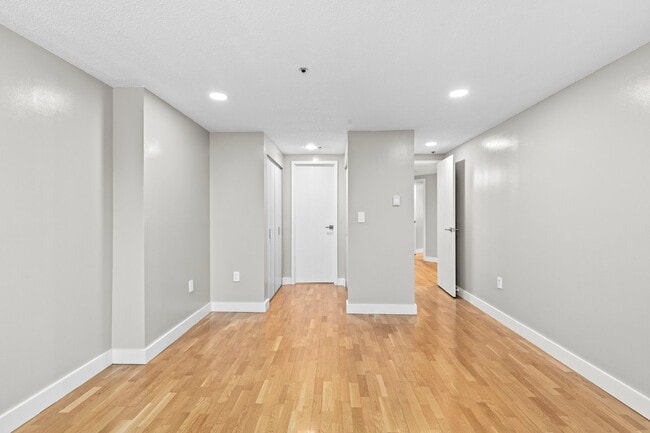 200 Burkhall St, Unit 108 in Weymouth, MA - Building Photo - Building Photo