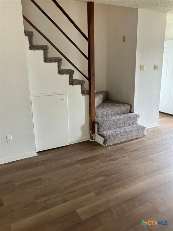 property at 3413 Victoria Cir