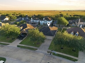 5755 Lightstone Ln in League City, TX - Building Photo - Building Photo
