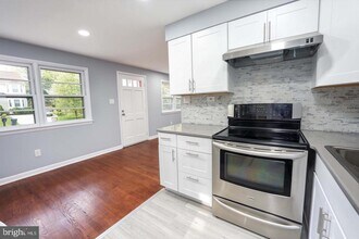 6415 3rd St in Alexandria, VA - Foto de edificio - Building Photo