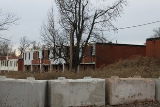 8119 Brennen St in St. Louis, MO - Foto de edificio - Building Photo