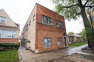 3242 N Natchez Ave, Unit 2R in Chicago, IL - Building Photo