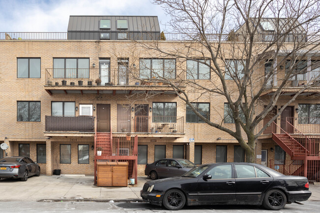 2547 W 15th St in Brooklyn, NY - Building Photo - Building Photo