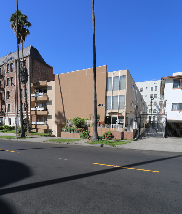 417 S Mariposa Ave in Los Angeles, CA - Foto de edificio