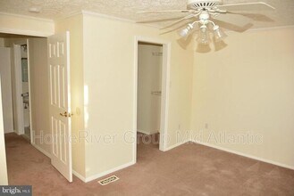 6043 Rowanberry Dr in Elkridge, MD - Building Photo - Building Photo
