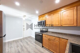 307 W Main St in Barnstable, MA - Building Photo - Building Photo