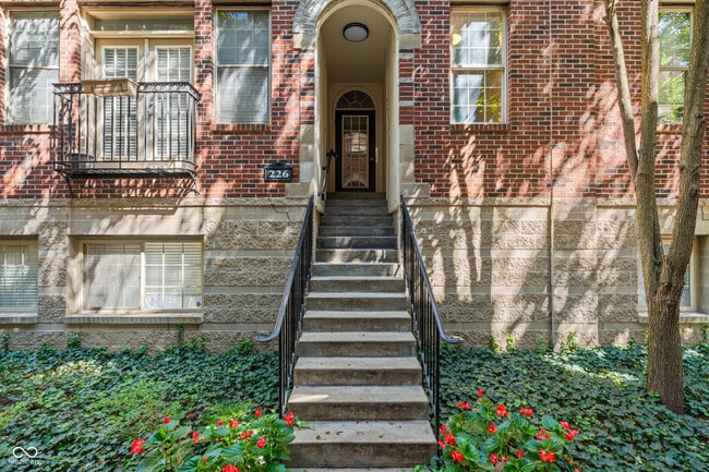 property at 226 N Cleveland St