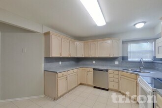 3521 Kirby Creek Dr in Grand Prairie, TX - Building Photo - Building Photo