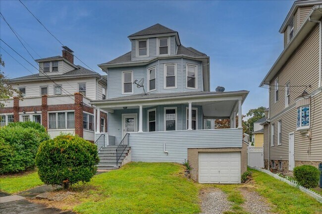 5 Flower St in New Rochelle, NY - Building Photo - Building Photo
