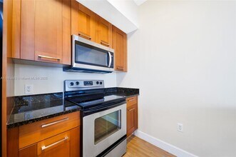 4100 Salzedo St, Unit 710 in Coral Gables, FL - Building Photo - Building Photo