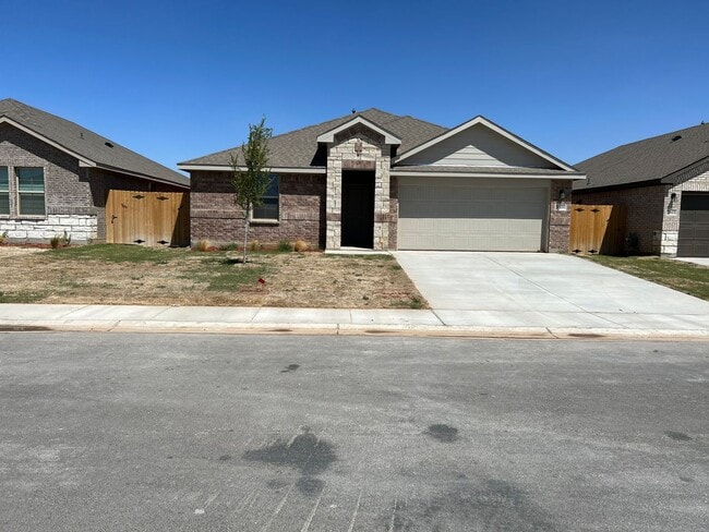 7609 Silver Crk Ct in Odessa, TX - Building Photo - Building Photo