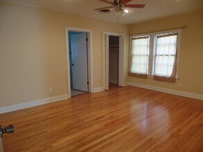 102 E Park Ave in Victoria, TX - Building Photo - Building Photo