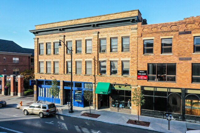 685-689 N High St in Columbus, OH - Building Photo - Building Photo