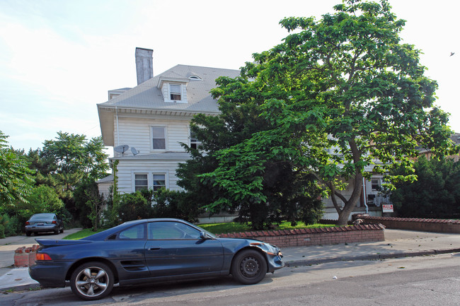 4015 Atlantic Ave in Brooklyn, NY - Building Photo - Building Photo