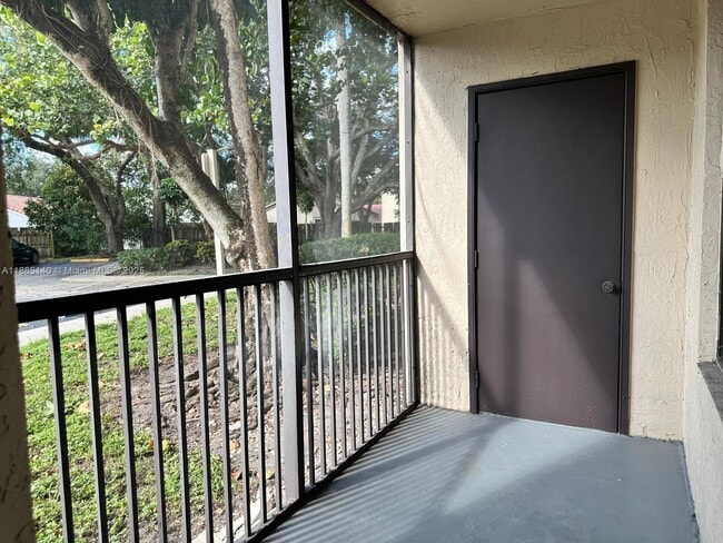 4201 W McNab Rd in Pompano Beach, FL - Building Photo - Building Photo