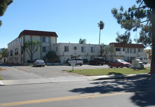 Casa De Camarillo in Camarillo, CA - Building Photo - Building Photo