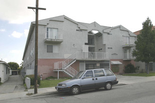 14102 Kornblum Ave Apartamentos