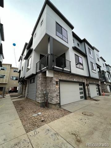 property at 2004 S Holly St