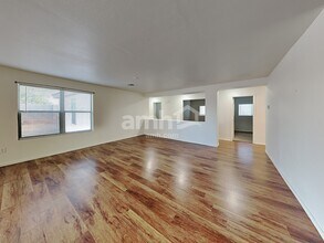 15618 W Evans Dr in Surprise, AZ - Building Photo - Building Photo