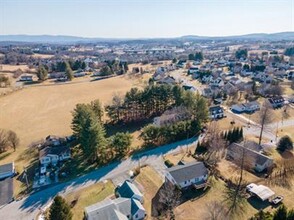 690 Walters Dr NW in Christiansburg, VA - Foto de edificio - Building Photo