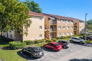 1080 Benoist Farms Rd in West Palm Beach, FL - Building Photo