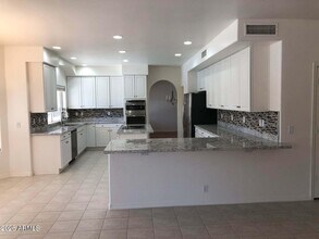 3169 E Desert Flower Ln in Phoenix, AZ - Building Photo - Building Photo