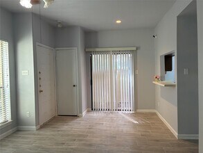 8299 Cambridge St in Houston, TX - Building Photo - Building Photo