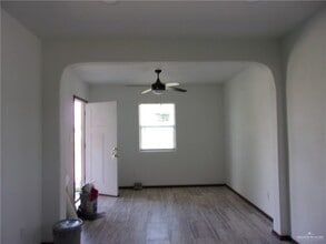 9-5 5 Mile Line in Mission, TX - Building Photo - Building Photo
