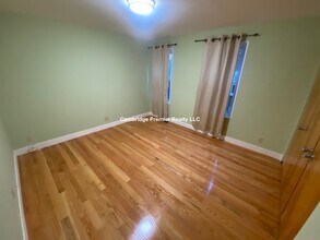 10 Packard Ave, Unit 1 in Somerville, MA - Building Photo - Building Photo