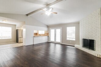 2703 Wood River Rd in Spring, TX - Building Photo - Building Photo