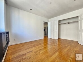 82-20 Britton Ave in Queens, NY - Building Photo - Building Photo