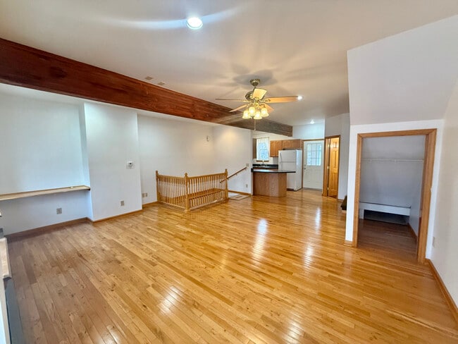 20 Broad St in Waterford, NY - Foto de edificio - Building Photo