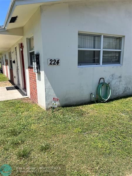 224 NE 1st St in Dania Beach, FL - Building Photo - Building Photo