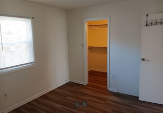 5304 Jackson St in Philadelphia, PA - Foto de edificio - Building Photo