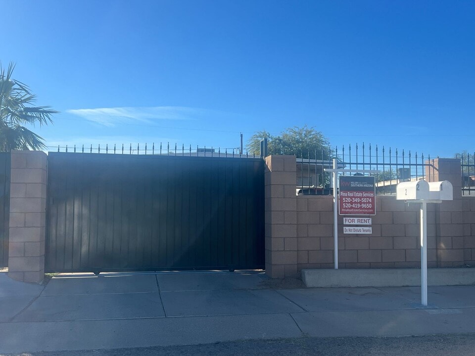 838 E 34th St in Tucson, AZ - Building Photo