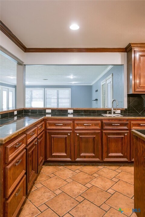 12 Jade Dr in Victoria, TX - Building Photo