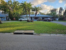 2446 Fairway Ave S in St. Petersburg, FL - Building Photo