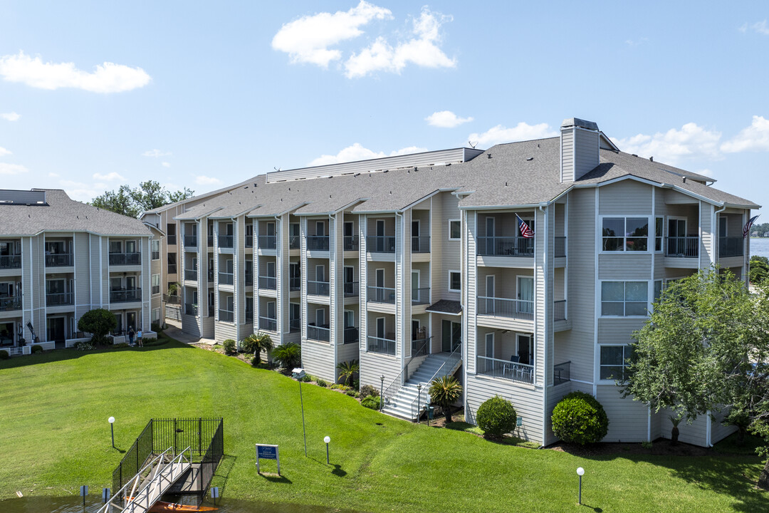 The Point at Walden in Montgomery, TX - Building Photo